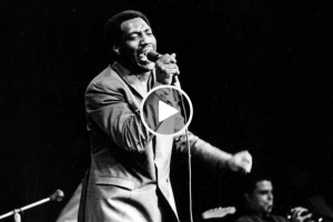 Otis Redding – (Sittin’ On) The Dock Of The Bay