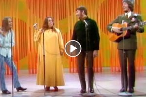 The Mamas & The Papas – Creeque Alley