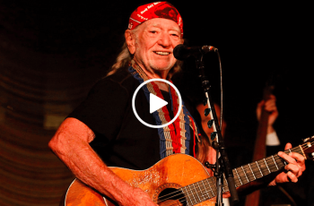 Willie Nelson – Blue Eyes Crying In The Rain