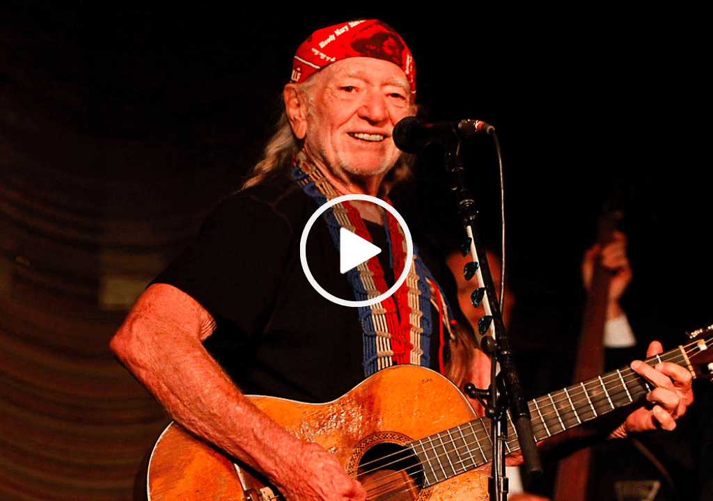 Willie Nelson – Blue Eyes Crying In The Rain