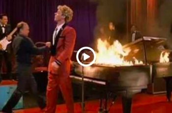 Jerry Lee Lewis – Great Balls Of Fire