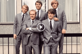 The Beach Boys – California Girls (with lyrics)