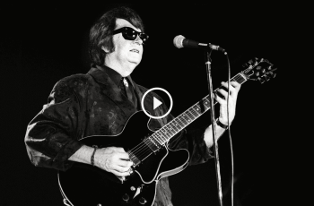 Roy Orbison – “It’s Over” from Black and White Night