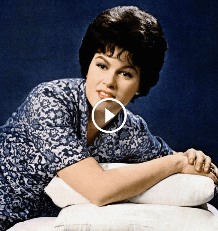 Patsy Cline’s – I Fall To Pieces