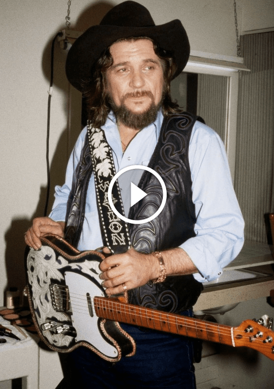 Waylon Jennings – Never Could Toe the Mark