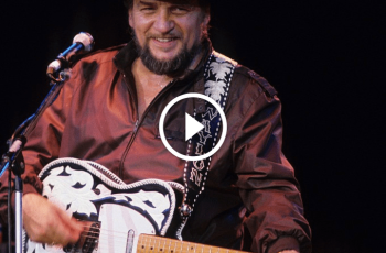 Waylon Jennings – Outlaw Sh*T