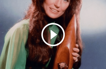 Loretta Lynn – You Ain’t Woman Enough (To Take My Man) (1966)