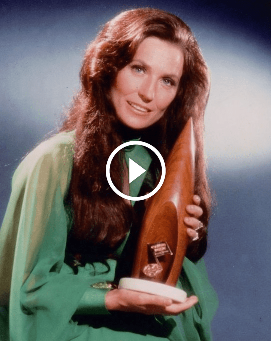 Loretta Lynn – You Ain’t Woman Enough (To Take My Man) (1966)