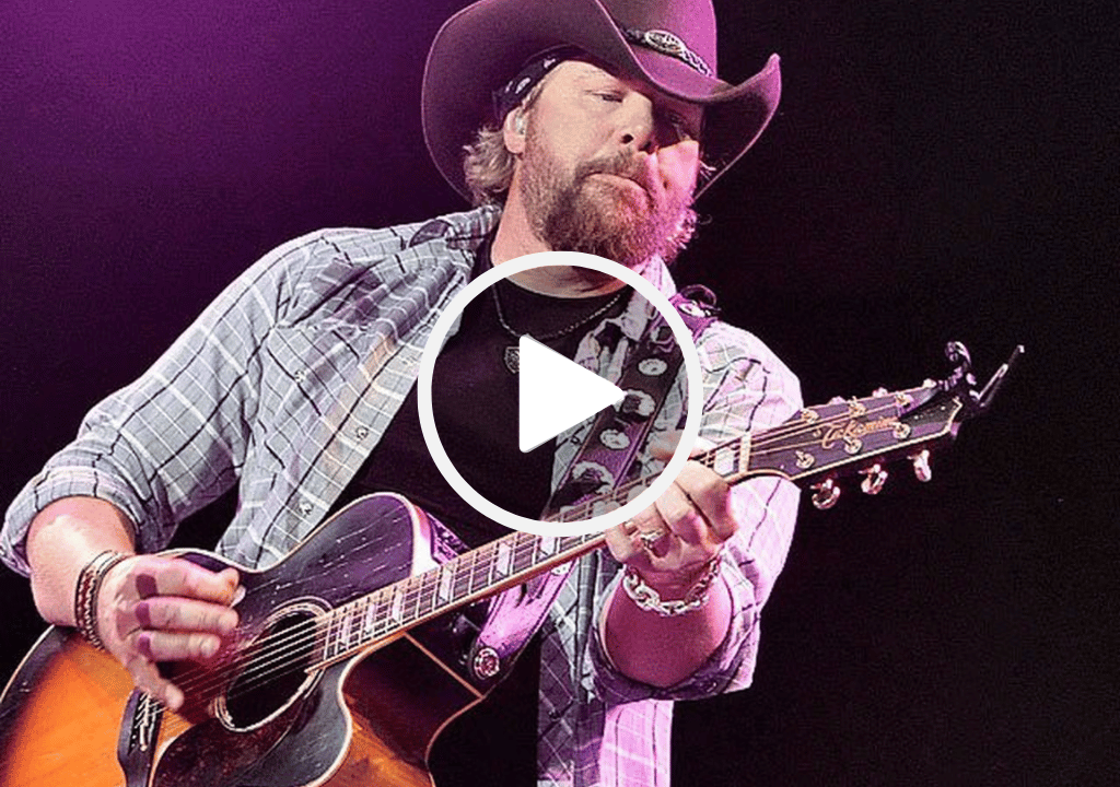 Toby Keith – She’s A Hottie