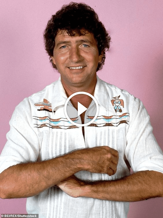 Mac Davis – Texas in My Rear View Mirror