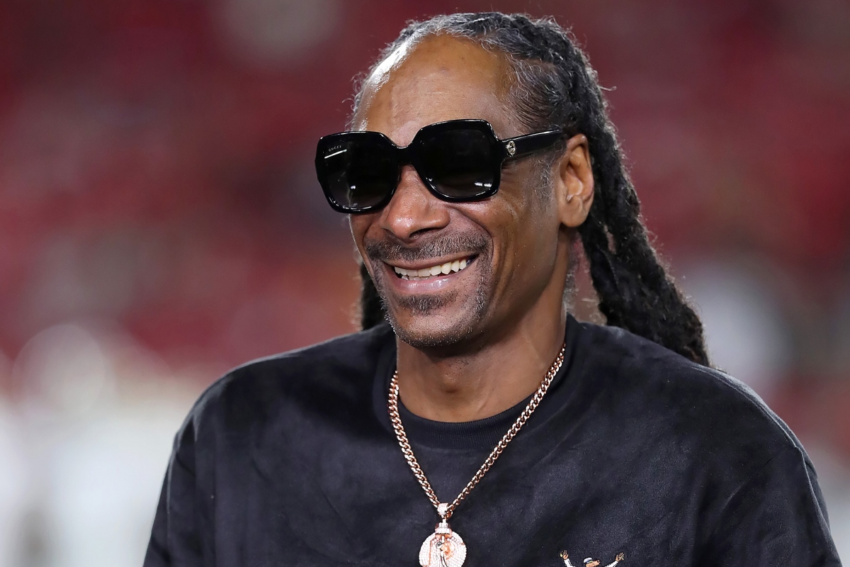 SNOOP DOGG asks his friеnds and famiIу tо pray fоr him!